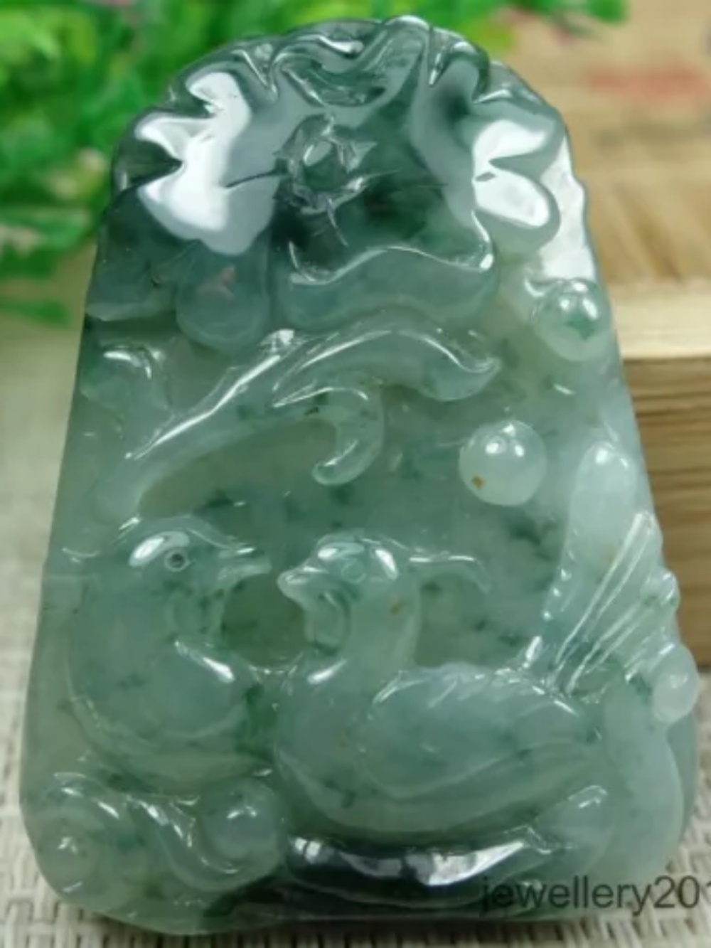 Certified Green 糯冰 100% Natural A jadeite Jade pendant~Mandarin duck 鸳鸯戏水